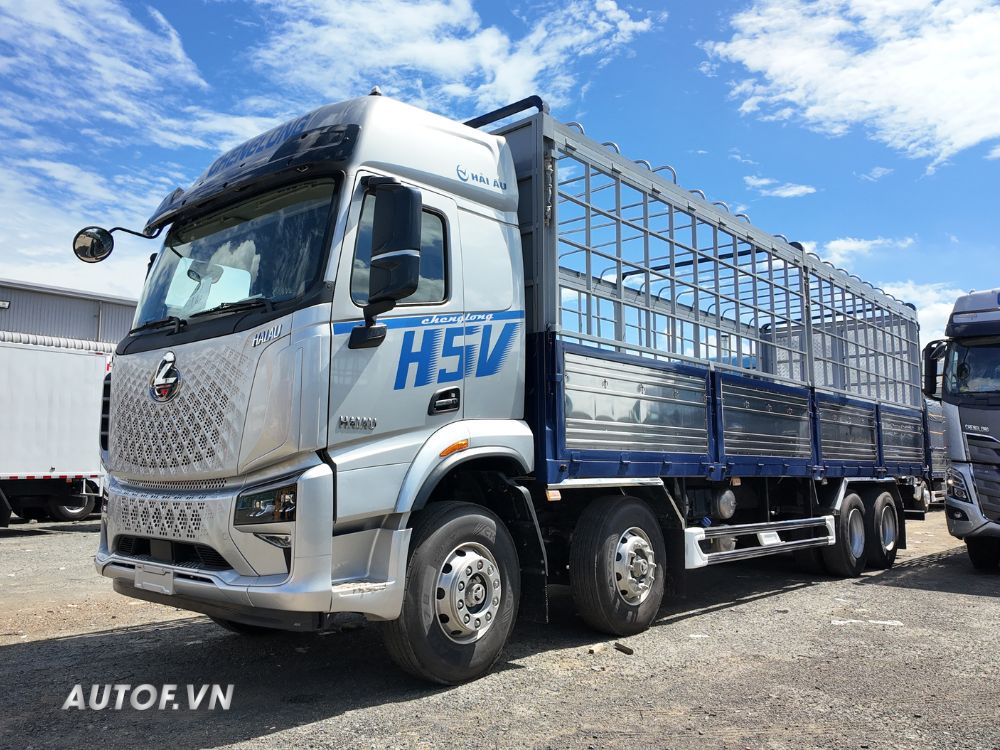 Tải 4 chân Chenglong H5V 310HP Thùng 9M9 Tải 18 Tấn